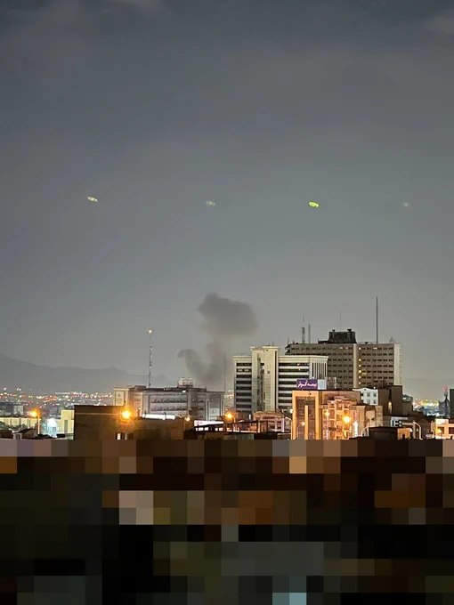 伊朗首都德黑兰赛义德汉丹立交桥下方周日晚20:30发生爆炸