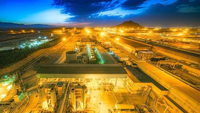 以色列对伊朗两大钢铁中心——莫巴拉克钢铁厂和胡齐斯坦钢铁厂发动打击，摧毁其电力系统、生产线及储存设施，旨在瘫痪伊朗钢铁产能与供应链