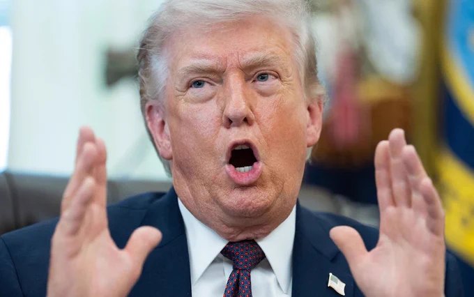 川普在接受《每日电讯报》采访时表示："我正在认真考虑让美国退出北约