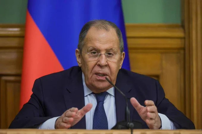 俄罗斯外长拉夫罗夫表示，"乌克兰尚未准备好进行和平谈判"，克里姆林宫"将继续在战场上推进特别军事行动的目标"