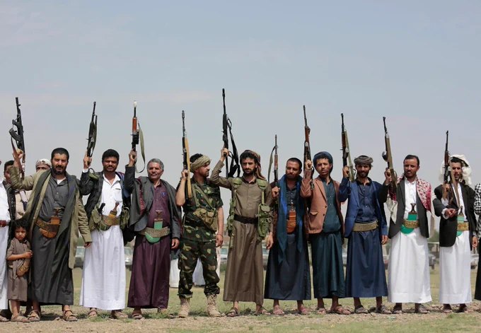 以色列公共广播机构Kan报道，在伊朗和真主党的压力持续升温之际，胡塞武装可能在数日内加入当前冲突