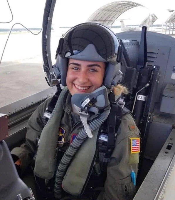 美国空军飞行员、陆军中尉 Ariana A. Bouche 已被确认为周四伊拉克西部 KC-135 空中加油机坠毁事故中6名遇难美军之一