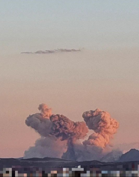 据来自伊斯法罕省巴哈雷斯坦地区的现场消息，当地时间18:10起，居民报告听到超过15声剧烈爆炸，民众因恐慌纷纷走出家门