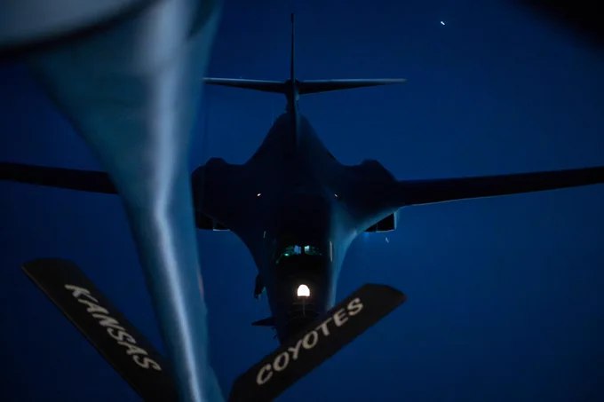 美国中央司令部宣布，B-1B枪骑兵战略轰炸机已在中东上空执行任务，支援"史诗怒火行动"