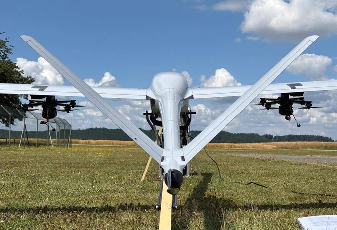 德国无人机公司 Quantum Systems 正为乌克兰国防军研发三款"斯巴达"（Sparta）载荷无人机，可携带最重达 9 公斤的有效载荷，包括 FPV 无人机、拦截机、弹药或侦察模块