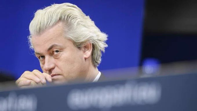 荷兰极右翼政党自由党领袖海尔特·威尔德斯提交动议，要求关闭伊朗驻海牙大使馆，并驱逐伊朗大使