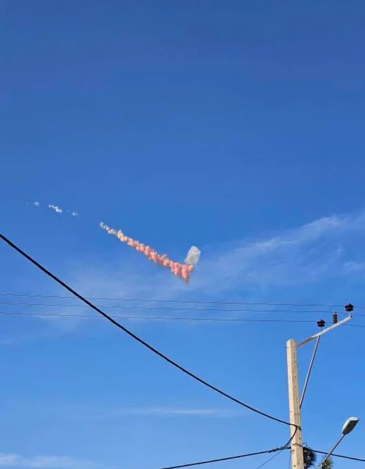 据收到的图像及相关说明显示，伊朗伊斯法罕发生一枚导弹发射失败事故，该导弹在发射后数秒内于空中爆炸