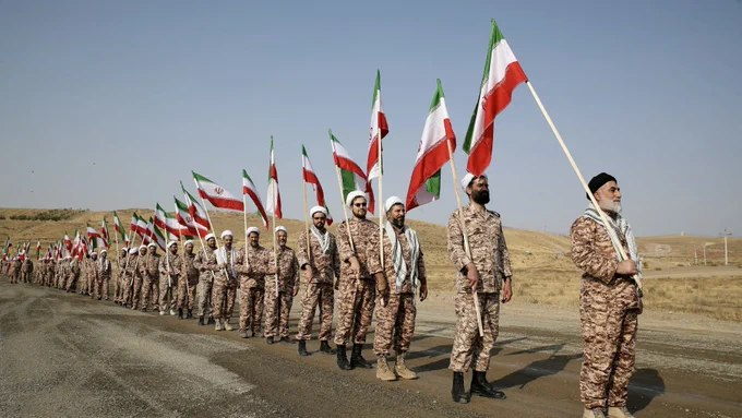 据塔斯尼姆通讯社援引伊斯兰革命卫队消息人士报道，若美国发动地面入侵，伊朗据称已准备好部署逾100万名战斗人员