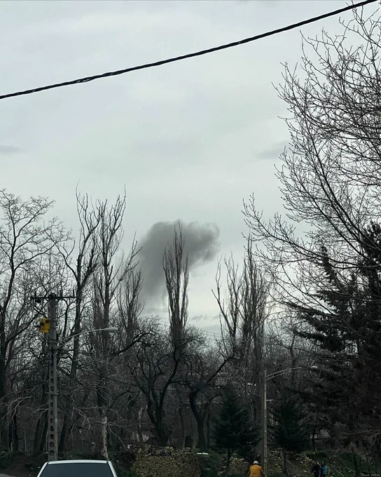 今日（周五）伊朗哈马丹省巴巴塔希尔地区，当地时间12时37分，伊斯兰革命卫队安萨尔侯赛因旅基地遭到袭击