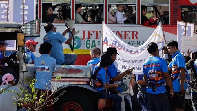 菲律宾爆发大规模运输工人罢工，起因是自2月28日美以对伊朗战争爆发以来，柴油和汽油价格已翻逾一倍