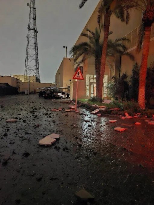 伊朗导弹袭击后，位于巴林的美国海军第五舰队基地（海军支援活动基地）遭受严重破坏，现场图像曝光