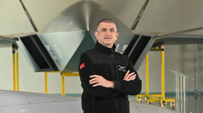 土耳其无人机制造商Baykar首席执行官哈鲁克·拜拉克塔尔表示："在这场全面战争中，乌克兰展现出非凡的创新能力：从能够突破电子战干扰的光纤及AI增强型FPV无人机，到拦截型无人机、纵深打击行动，再到将年产量扩大至数百万架