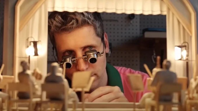 据《华尔街日报》报道，OpenAI 将终止公众对 Sora 的访问，并将停止在 ChatGPT 中支持视频功能，选择逐步关闭使用其视频模型的相关产品