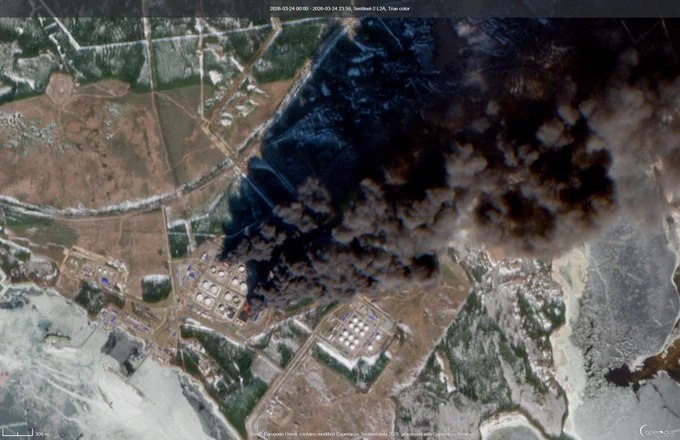 俄罗斯列宁格勒州普里莫尔斯克港大火持续燃烧