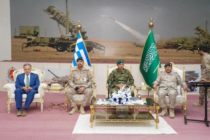 突发：希腊士兵使用爱国者防空系统，在沙特阿拉伯上空击落2枚伊朗弹道导弹