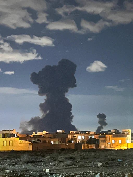 伊朗中部亚兹德省塔夫特地区当地时间20时33分发生强烈爆炸，多名市民报告听到巨响