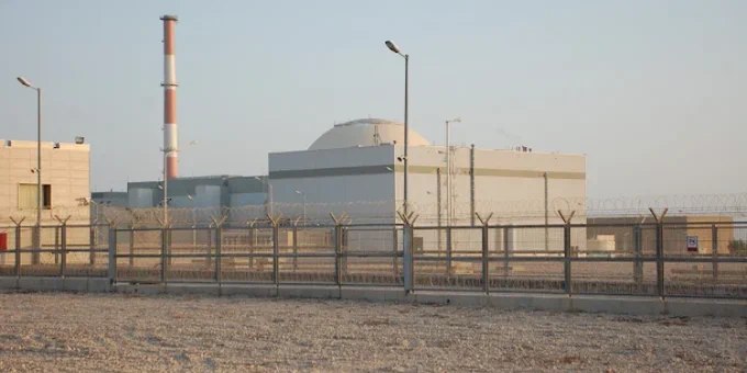 国际原子能机构总干事格罗西警告，伊朗布什尔核电站若遭受破坏，可能引发重大核辐射事故，影响范围将波及伊朗境内外大片地区