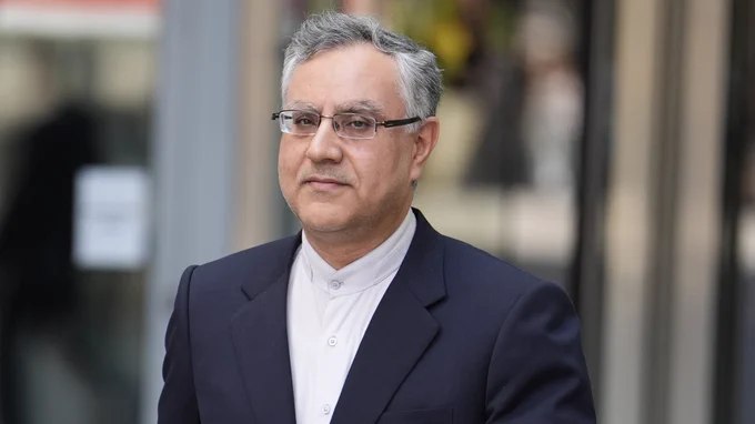 伊朗警告称，可能对美国使用的英国军事基地发动打击