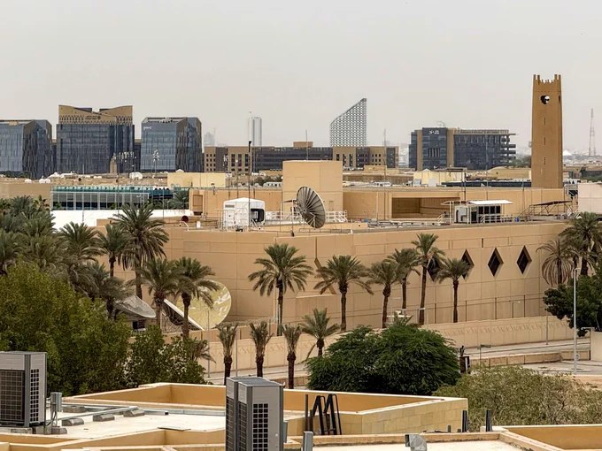 伊朗伊斯兰革命卫队否认参与袭击利雅得美国大使馆的无人机行动，声称该袭击系由以色列所为