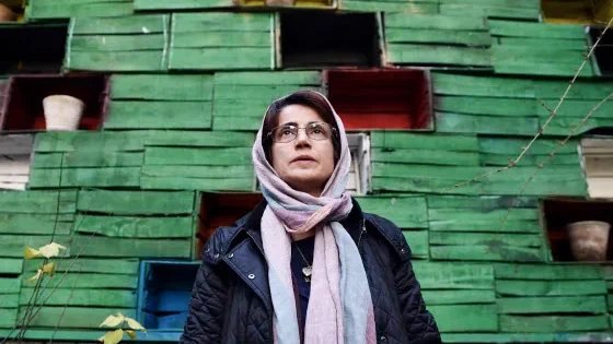 伊朗知名人权律师、纳斯林·索图德赫（64岁）在德黑兰家中遭伊朗情报人员逮捕