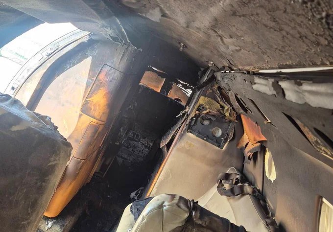 据《国土报》报道，伊朗导弹袭击损毁本古里安机场多架飞机后，以色列将出境航班运力削减约50%