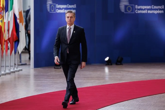 斯洛文尼亚总理罗伯特·戈洛布要求欧盟调查以色列情报公司Black Cube干预该国选举的指控，称此事构成"混合威胁"