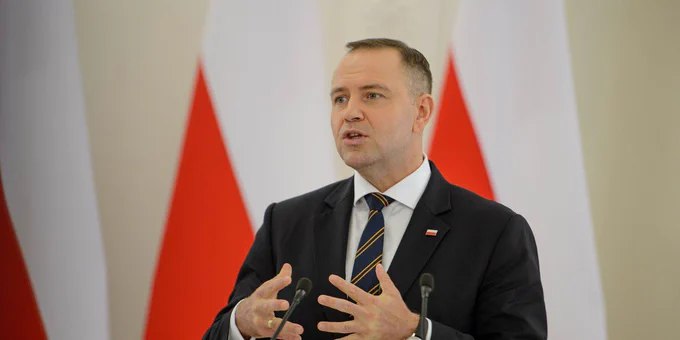 波兰总统卡罗尔·纳夫罗茨基否决了政府提交的法案，该法案原本将使波兰获得欧盟SAFE防务贷款计划下437亿欧元的资金